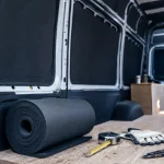 Isolation van aménagé : Armaflex plaqué sur paroi métallique
