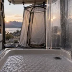 Douche van aménagé : douchette compacte, 5 à 10 litres d’eau
